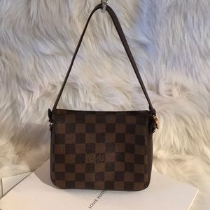 💯% Authentic Louis Vuitton Damier Canvas Bag.